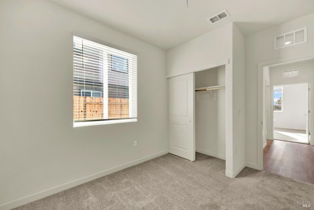 674 Shefford Dr, Vacaville, CA 95687