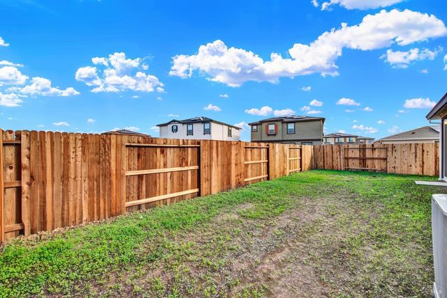 674 Shefford Dr, Vacaville, CA 95687
