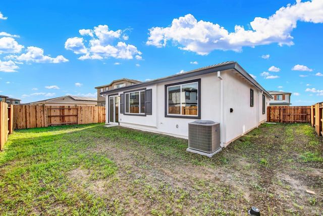 674 Shefford Dr, Vacaville, CA 95687