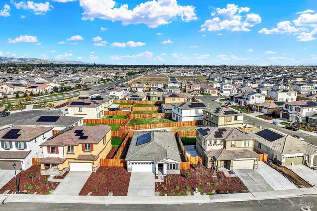 674 Shefford Dr, Vacaville, CA 95687