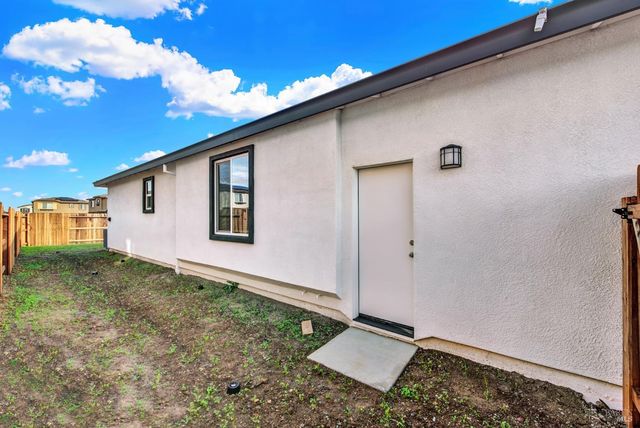 674 Shefford Dr, Vacaville, CA 95687