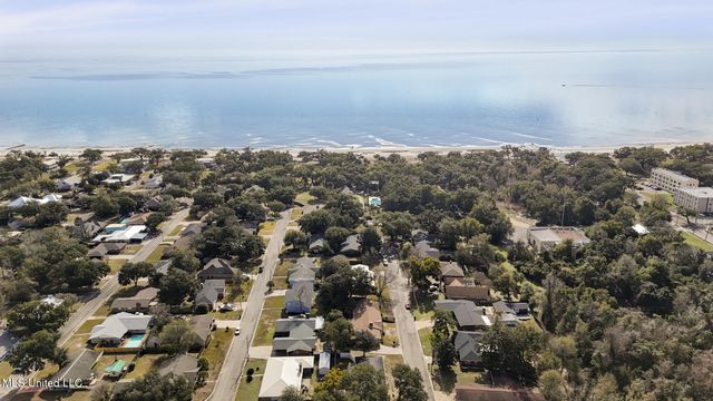 4 Chimney Cross, Long Beach, MS 39560