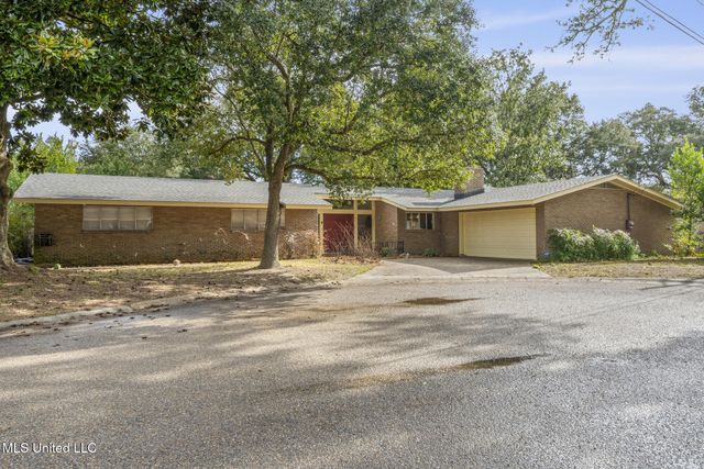 4 Chimney Cross, Long Beach, MS 39560