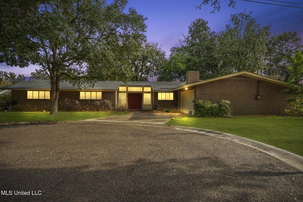 4 Chimney Cross, Long Beach, MS 39560