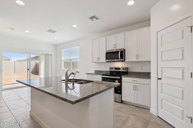 5537 E Darwin Drive, San Tan Valley, AZ 85140