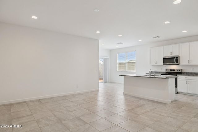 5537 E Darwin Drive, San Tan Valley, AZ 85140