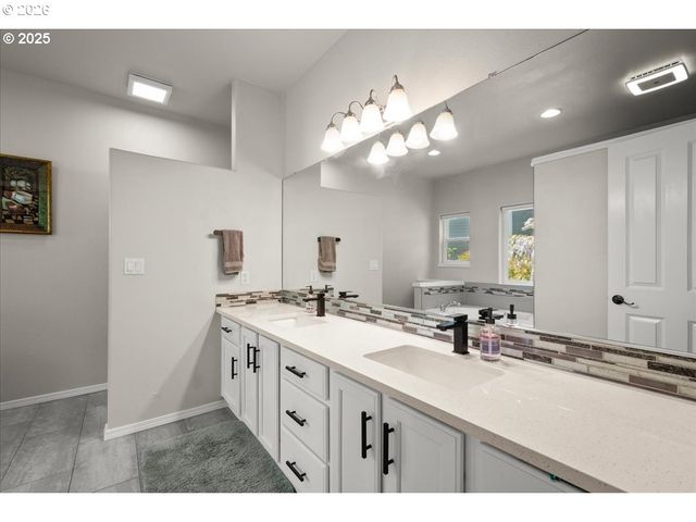 15812 Ne 18TH Ct, Vancouver, WA 98686