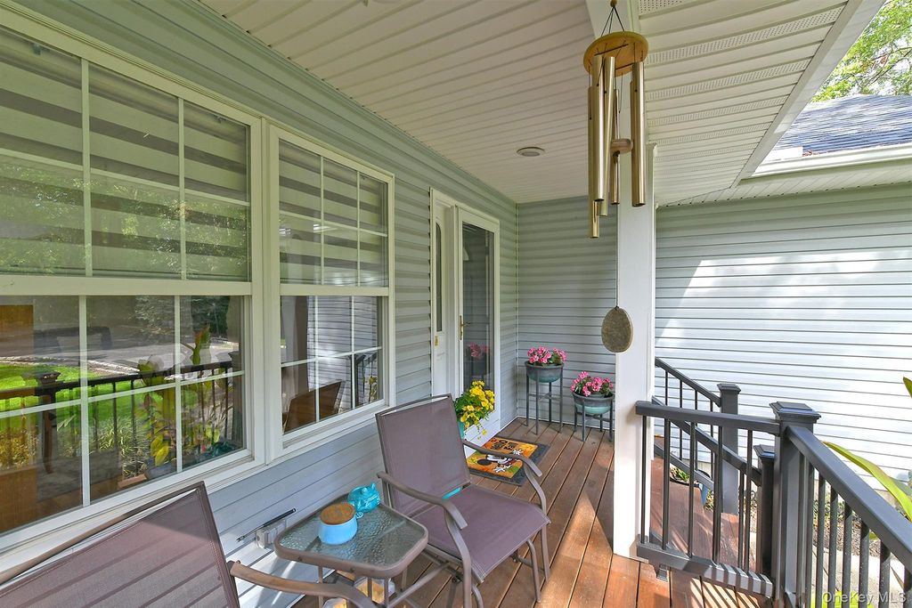 81 C Robinson Avenue, Medford, NY 11763 — photo 3