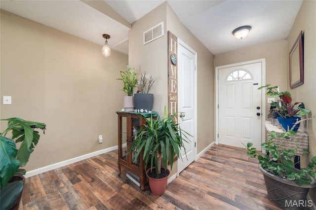 54 Silver Spur Drive, Winfield, MO 63389