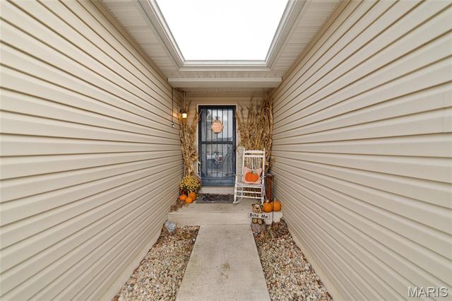 54 Silver Spur Drive, Winfield, MO 63389