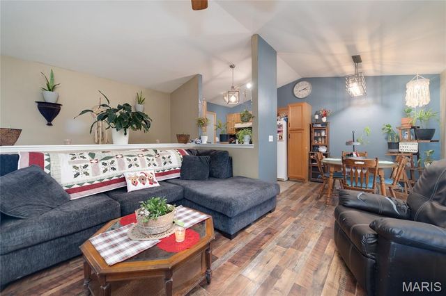 54 Silver Spur Drive, Winfield, MO 63389