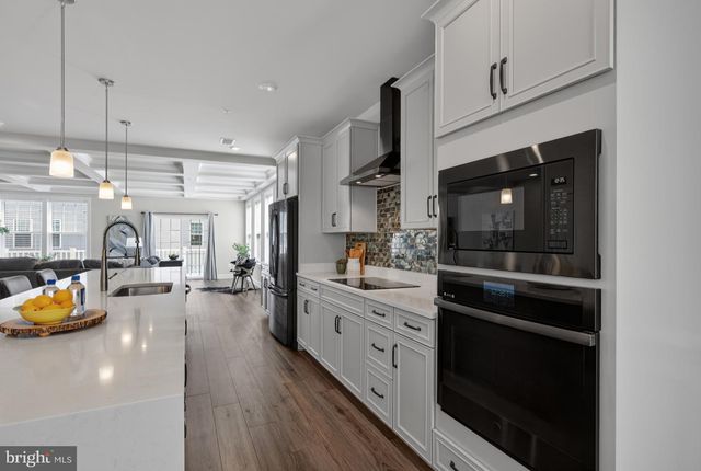 10423 JOHN GLENN ST, Lanham, MD 20706