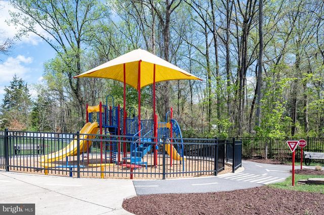 10423 JOHN GLENN ST, Lanham, MD 20706