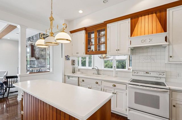 N1474 Fontana Ridge ROAD, Fontana, WI 53125