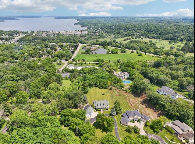 N1474 Fontana Ridge ROAD, Fontana, WI 53125