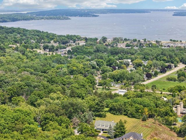 N1474 Fontana Ridge ROAD, Fontana, WI 53125