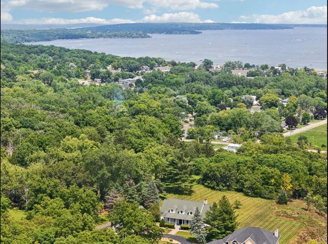 N1474 Fontana Ridge ROAD, Fontana, WI 53125