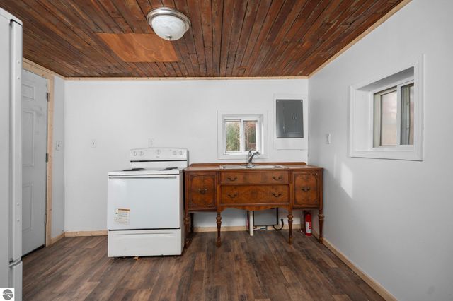 4255 E Spencer Road, Kalkaska, MI 49646