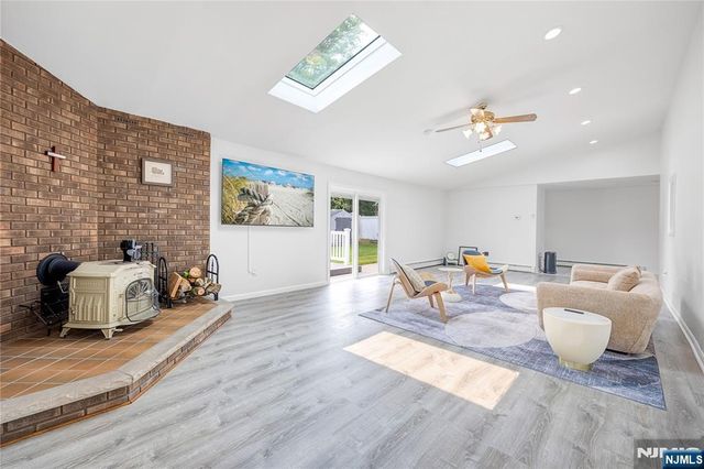 182 Coombs Drive, Paramus, NJ 07652