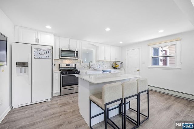 182 Coombs Drive, Paramus, NJ 07652