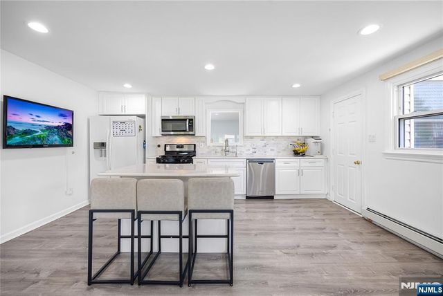 182 Coombs Drive, Paramus, NJ 07652
