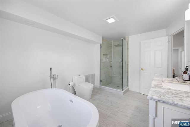 182 Coombs Drive, Paramus, NJ 07652