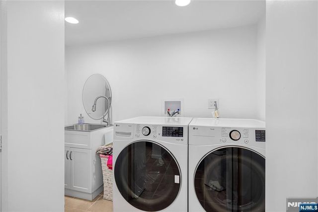 182 Coombs Drive, Paramus, NJ 07652