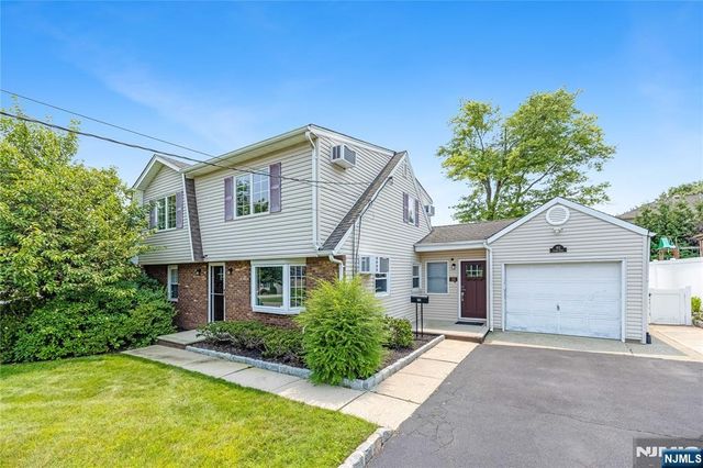 182 Coombs Drive, Paramus, NJ 07652