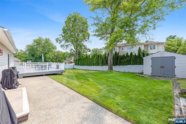 182 Coombs Drive, Paramus, NJ 07652