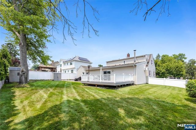 182 Coombs Drive, Paramus, NJ 07652