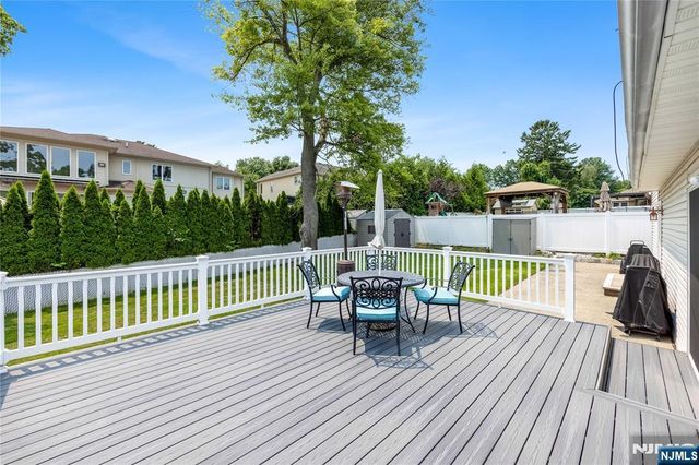 182 Coombs Drive, Paramus, NJ 07652