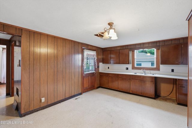 526 Atwood St, Louisville, KY 40217