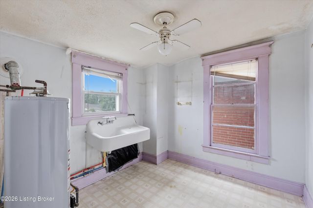 526 Atwood St, Louisville, KY 40217