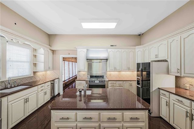 8 Free Ferry Heights, Fort Smith, AR 72903