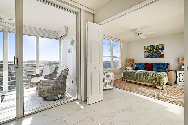 575 Oaks Lane 703, Pompano Beach, FL 33069