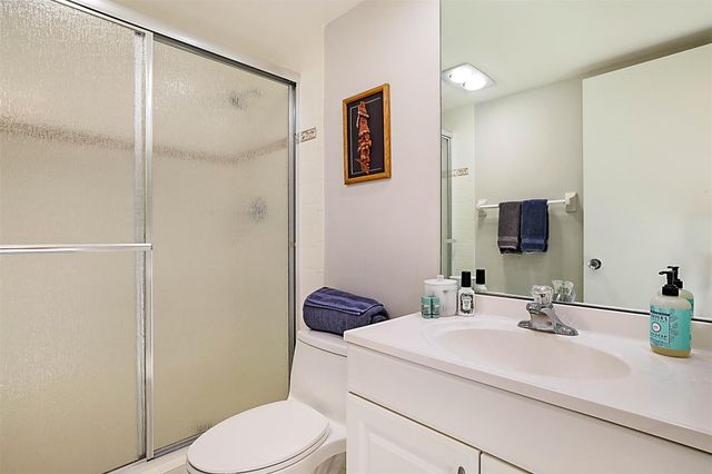 575 Oaks Lane 703, Pompano Beach, FL 33069