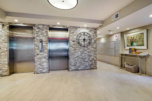 575 Oaks Lane 703, Pompano Beach, FL 33069