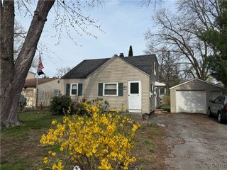 125 Maple Manor Drive, Clay, NY 13212
