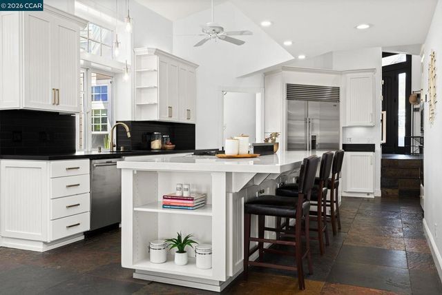 2050 Shell Ridge Trl, Walnut Creek, CA 94598