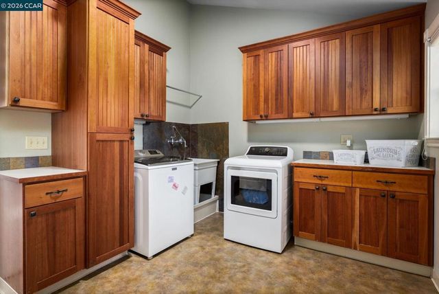 2050 Shell Ridge Trl, Walnut Creek, CA 94598