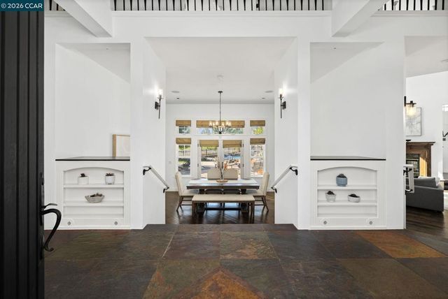 2050 Shell Ridge Trl, Walnut Creek, CA 94598