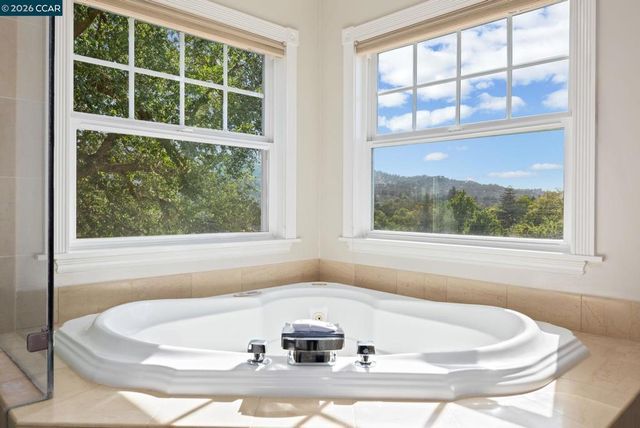 2050 Shell Ridge Trl, Walnut Creek, CA 94598