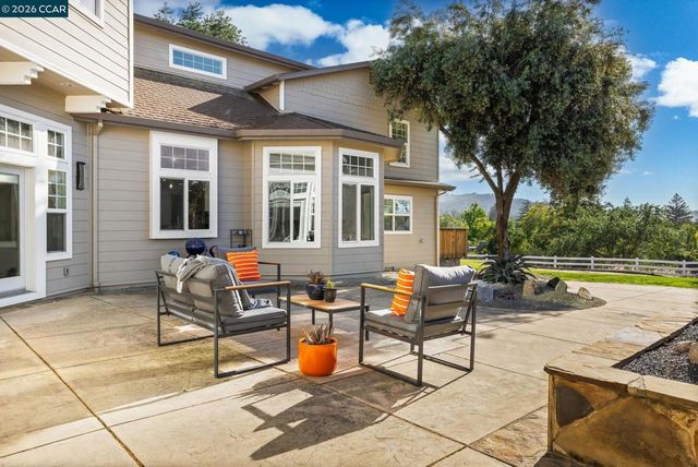 2050 Shell Ridge Trl, Walnut Creek, CA 94598