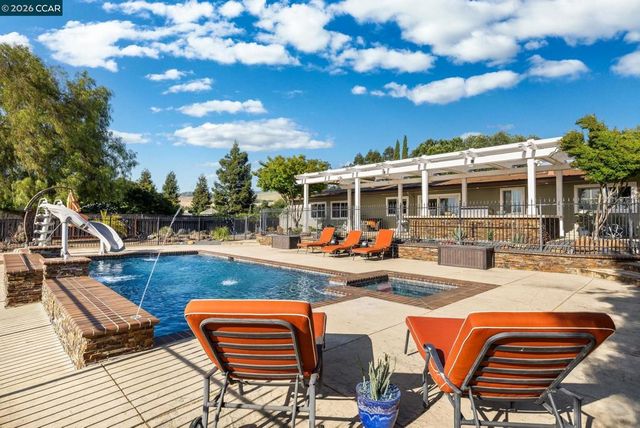 2050 Shell Ridge Trl, Walnut Creek, CA 94598