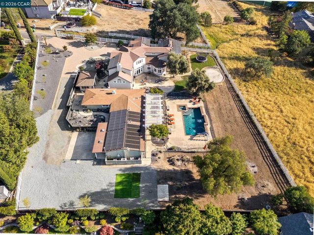 2050 Shell Ridge Trl, Walnut Creek, CA 94598