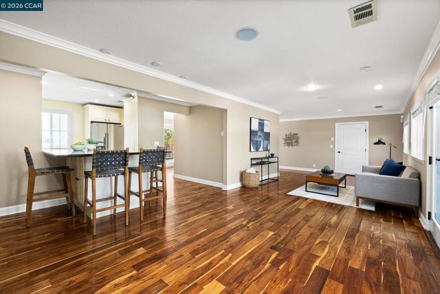 2050 Shell Ridge Trl, Walnut Creek, CA 94598