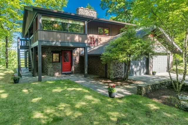 10 Cadwell Dr, Wilbraham, MA 01095