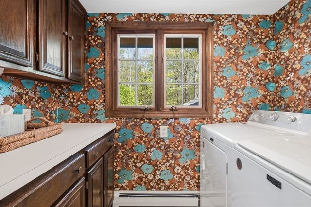 10 Cadwell Dr, Wilbraham, MA 01095