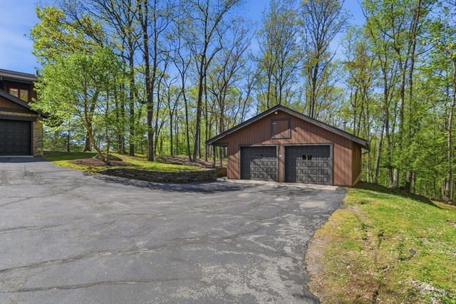 10 Cadwell Dr, Wilbraham, MA 01095