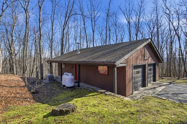 10 Cadwell Dr, Wilbraham, MA 01095